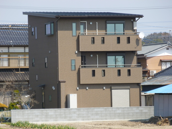 ゼロエネ木造3階建住宅