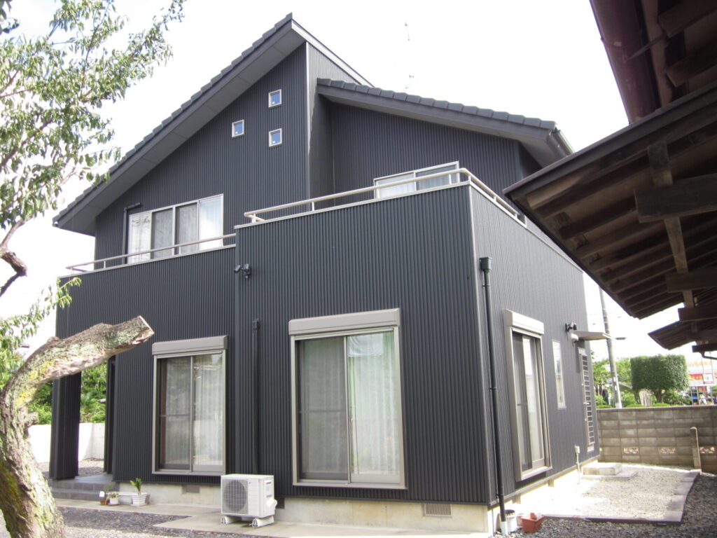 若い夫婦の理想を形にしたモダン住宅